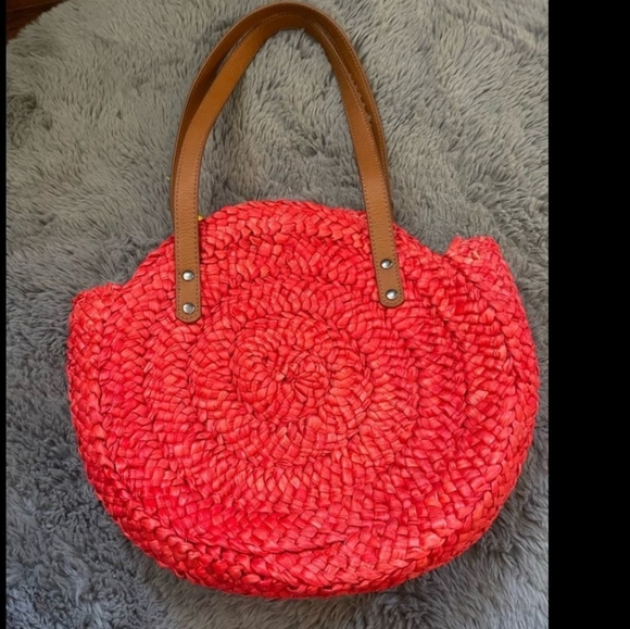 Lucky Brand Handbags - Lucky brand straw basket weave circular purse